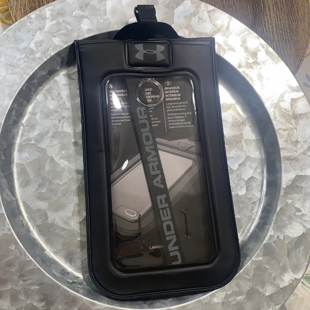 Under Armour Dry Bag, Phone Protector, BLACK
